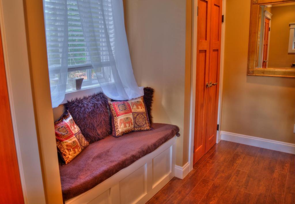 Shawnigan Suite B & B Shawnigan Lake Стая снимка